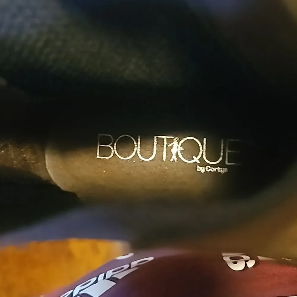 Boutque new without